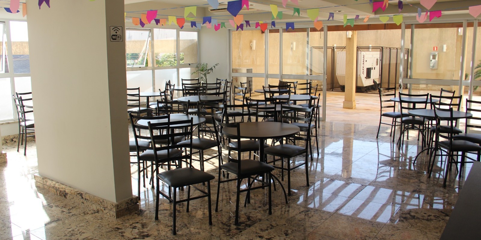 Cobertura com 3 suítes à Venda - Centro