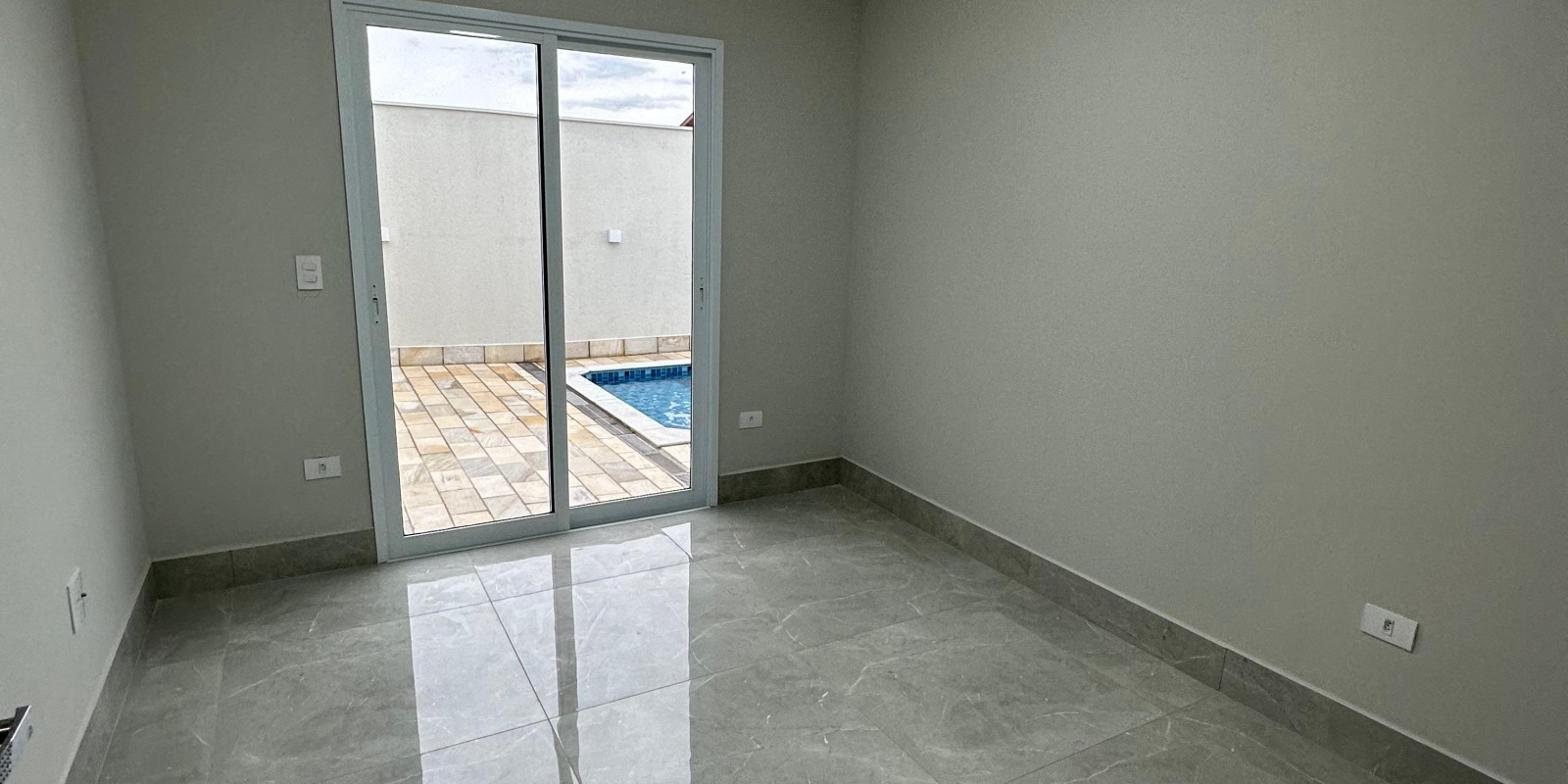 Casa nova a venda no Condomínio Soleil bairro Bongue