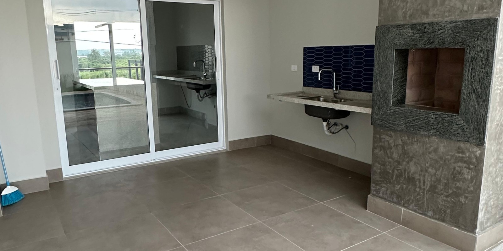 Casa nova a venda no Condomínio Soleil bairro Bongue