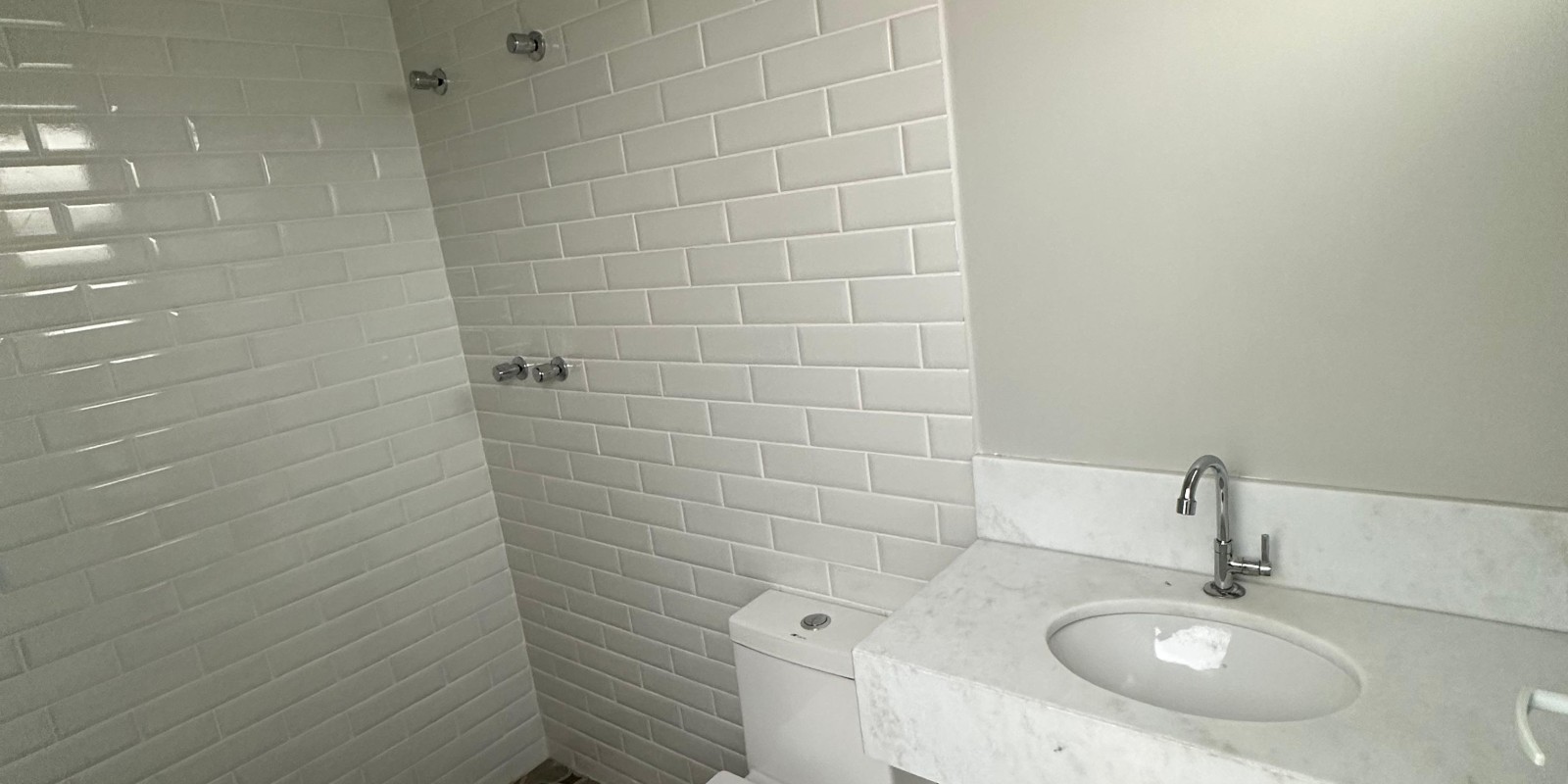Casa nova a venda no Condomínio Soleil bairro Bongue