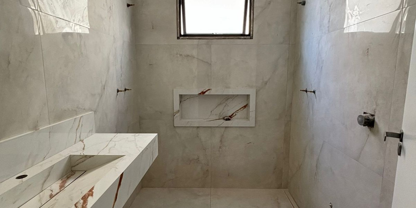 Casa a venda no condomínio Villa D