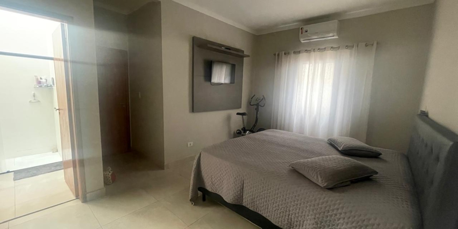 Casa a venda no bairro Água Branca